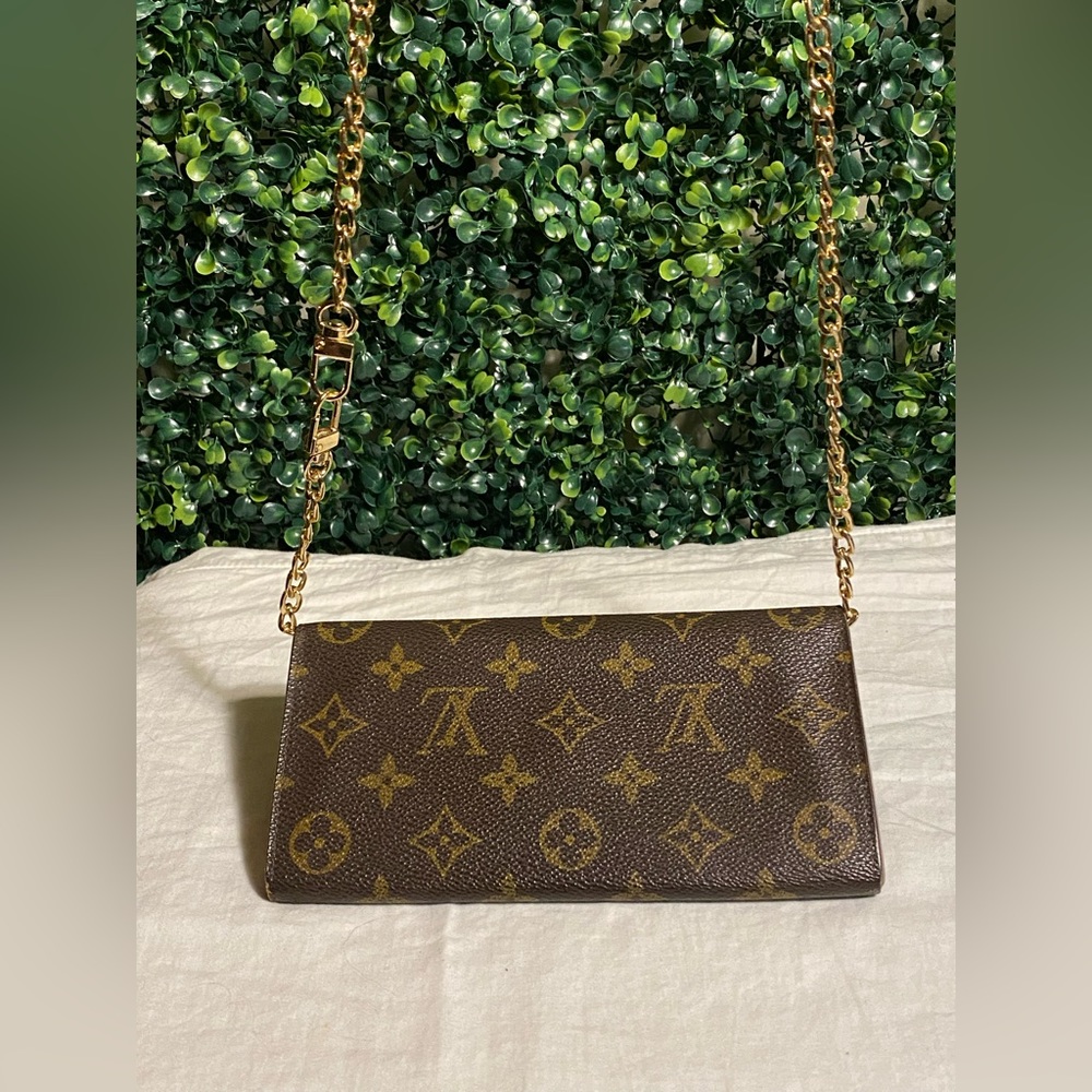 Louis Vuitton Wallet - Picture 5 of 16